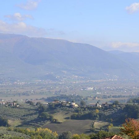 B&B Federico II Montefalco Buitenkant foto