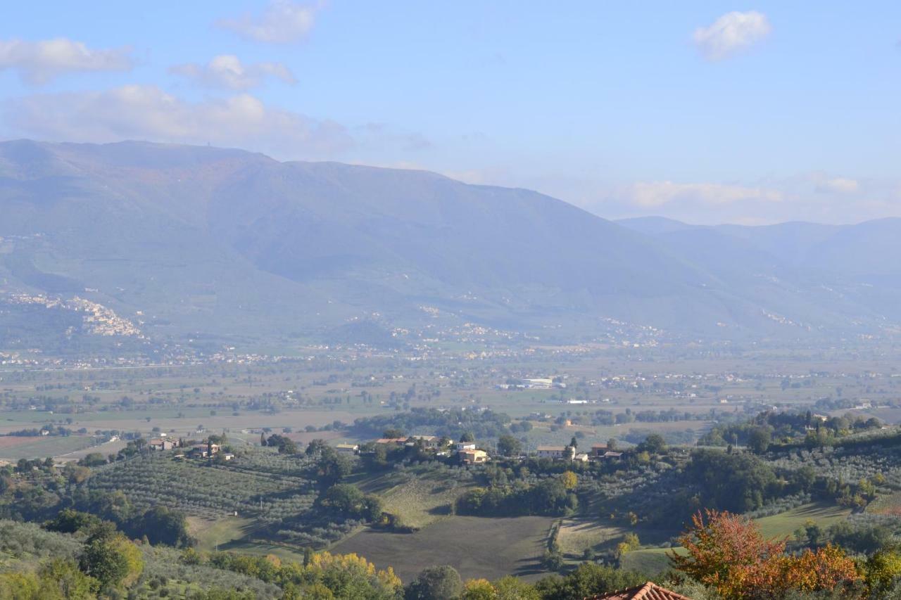 B&B Federico II Montefalco Buitenkant foto